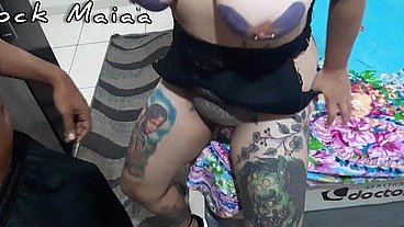 Estourando o cu da tatuada peituda (FODA ESPETACULAR)