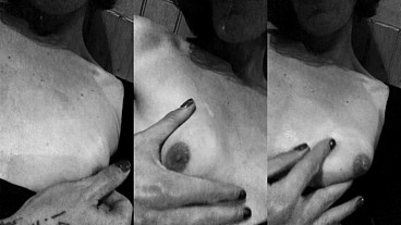 « Flash back canapé »En noir et blanc cette séance de massage à la ...