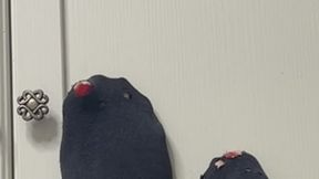 Ops... mi si Ã¨ fatto un buchino proprio qui sui calzini