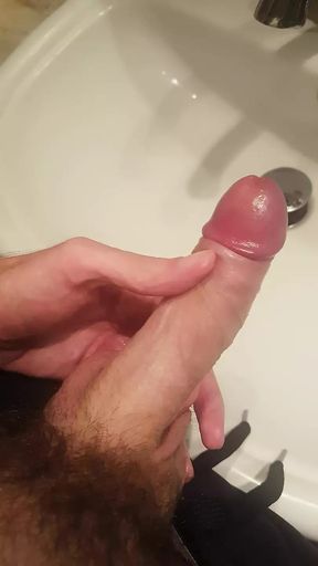 ASMR: Unloading my golden liquid into the sink and showing off my tiny abs