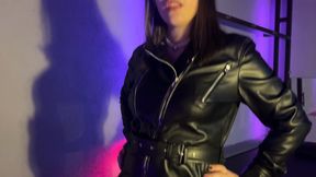Sole Worship Ritual – Leather & Discipline / Ritual de limpieza de suelas - Cuero y disciplina