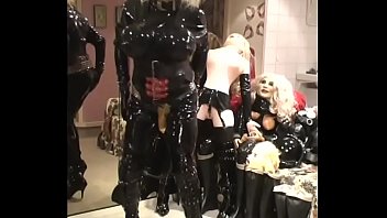 Roxina2007RubberDollPeePanting080307XL.WMV