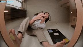 Brett gives you the finger and then CRUSH! - MOV