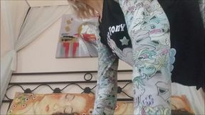 the pijamas is still on me ... i woke up now and i urge to pee and stink