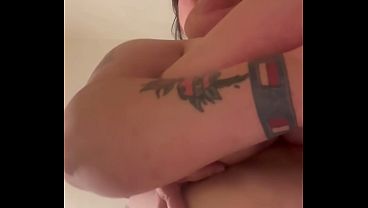 Fucking the housemaid who&rsquo_s supposed to be cleaning who never had American bbc before until she cum