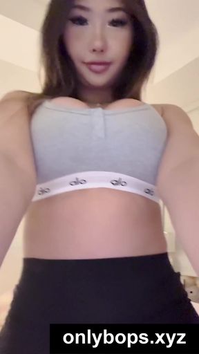 TikTok celebrity teen exposes her onlyFans content