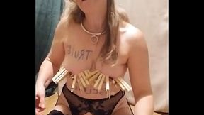 2025 10 08 Esclave F commente sa soumission et se fouette