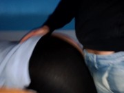 prima della ninna, pecorina e sborratona sulle cosce in leggings e tacchi