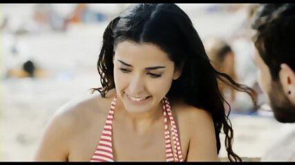 Doesn t like that his girlfriend is topless at the beach