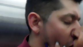 98 encontre al vecino se la chupe en el ascensor y me lleno el culo de leche en el balcon, capitulo 98