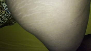 Eu comendo minha preta rabuda
