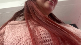 Im working in a reception desk and i start feeling so horny, i cant hold toching me