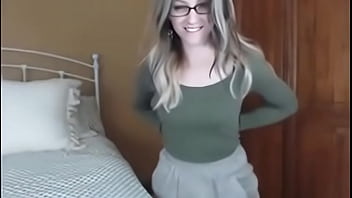 Professora dan&ccedil_ando e tirando a roupa ?  video   qui top ?☝ low