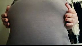 T Shirt Nipple & Underboob Tease