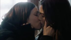 CELEBRITIES RACHEL MCADAMS & WEISZ GO LESBIAN IN DISOBEDIENCE (2017)