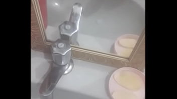 Eu batendo uma antes de trabalhar