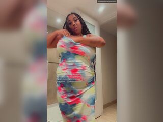 Glamorous big beautiful woman Flashes Her Massive 42 F tities in public Full Movie on Onlyfans @melonmamas