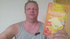 I meet an old school friend, shrink him, and eat him with cheese GERMAN LANGUAGE