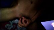 Hombrecito caliente se masturba muy cachondo