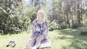 Blowjob in the Backyard: Cumming to a Scorching Tan