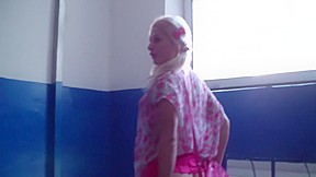 Cute non-professional shows butt in porch and proceeds with home sex