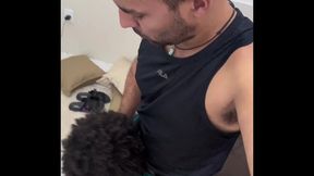 homens se divertindo quando estao sozinhos.
