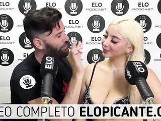 LORE SOFIA CUENTA COMO LE GUSTA QUE LE CHUPEN LAS TETAS