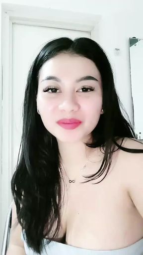 Accidentally her nipples were visible