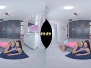 Blonde meets brunette in pissy pussy licking - Virtual Porn