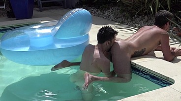 2532 DIMITRI fucked raw b yROMAIN outdoor in the swimming pool