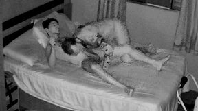 casal de gringos flagrados trepando no quarto do comandante do navio