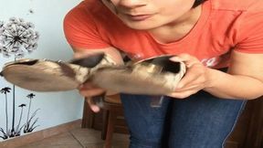 toe tapping with gucci and hollister t-shirt at Easter