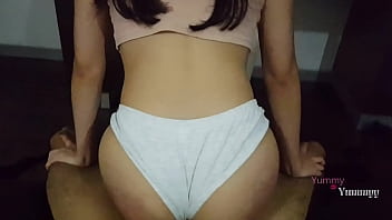 Recopilaci&oacute_n de las cogidas que le doy a la mejor amiga de mi novia. Videos CASEROS REALES