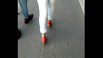 culo en leggins blanco