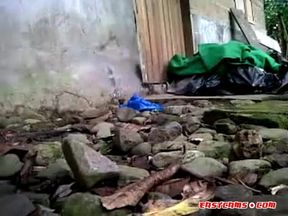 Indonesian Jilbab Babe Ciuman & Pamer Susu