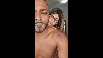 Paloma faz amigo correr do seu pau de t&atilde_o grande e duro que ele estava
