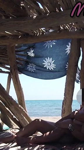 Pussy Flash - Risky Student Session in Beach Canary