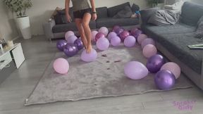 Sneaker-Girl Mandy - Balloon Popping Party