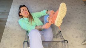 Many sneakers, trying them on wmv