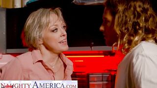 Sensual America - Dee Williams getting fucker by Tyler!