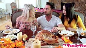 Step-Siblings' Thanksgiving Showdown: Cream Pie Contest S10:E6