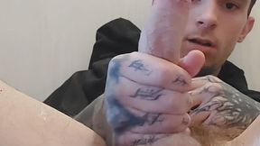 Tatted guy showing my hole and cumming on feet