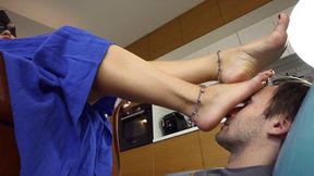 Cat Woman Olena - Enjoy Footrest - Barefoot - HD 1920x1080