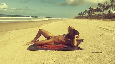Nudist Beach - Dan naked and hard jerking off on the beach