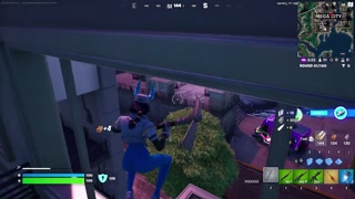 Fortnite gameplay (shiver pantless)