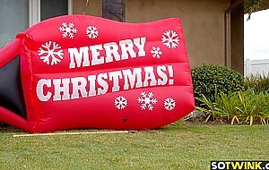 Hot studs Christmas wish for a threesome sex comes true