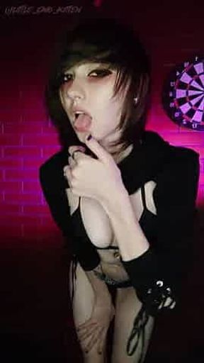 little emo kitten vid