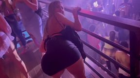 Curvy girl gets excited at the club and ends up enjoying sexy sex in the bathroom