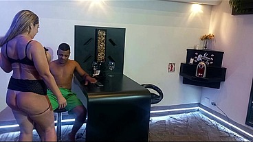 Suzie Slut em em meu amante Bruninho Bombom me levou para o motel