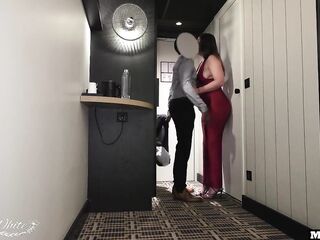 Je me tape mon voisin pour la three eme fois